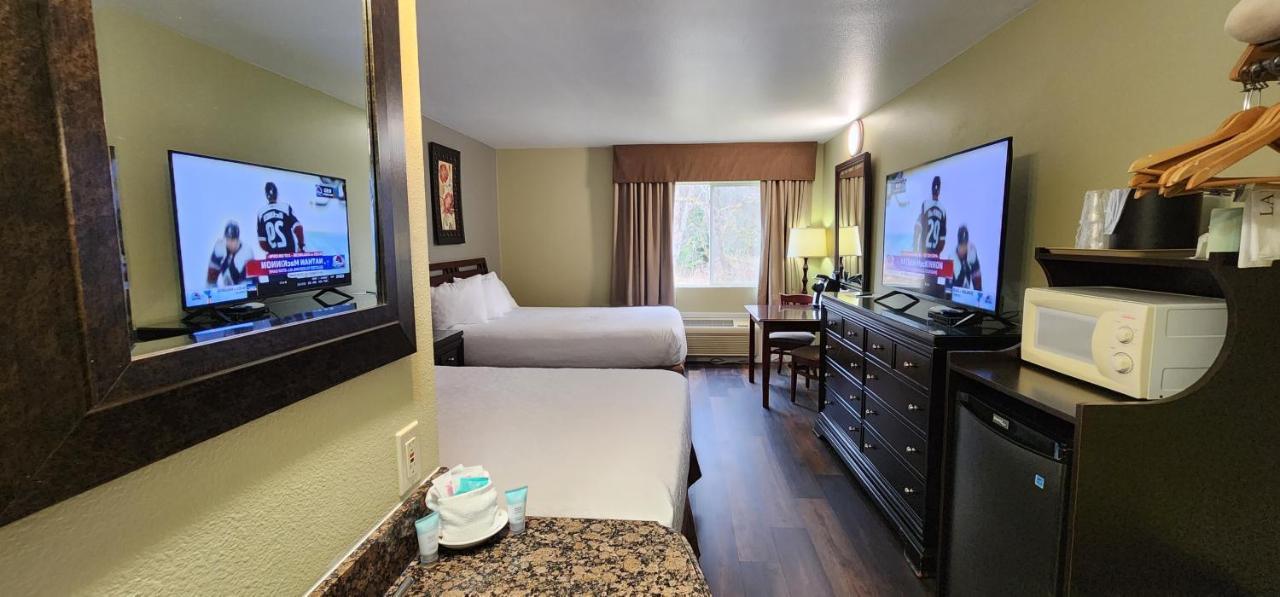 Crest Trail Lodge Пакууд Екстериор снимка